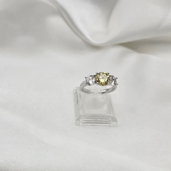 Luxury Sterling Silver 925 Clear & Lemone Yellow Moissanite Gemstone Ring